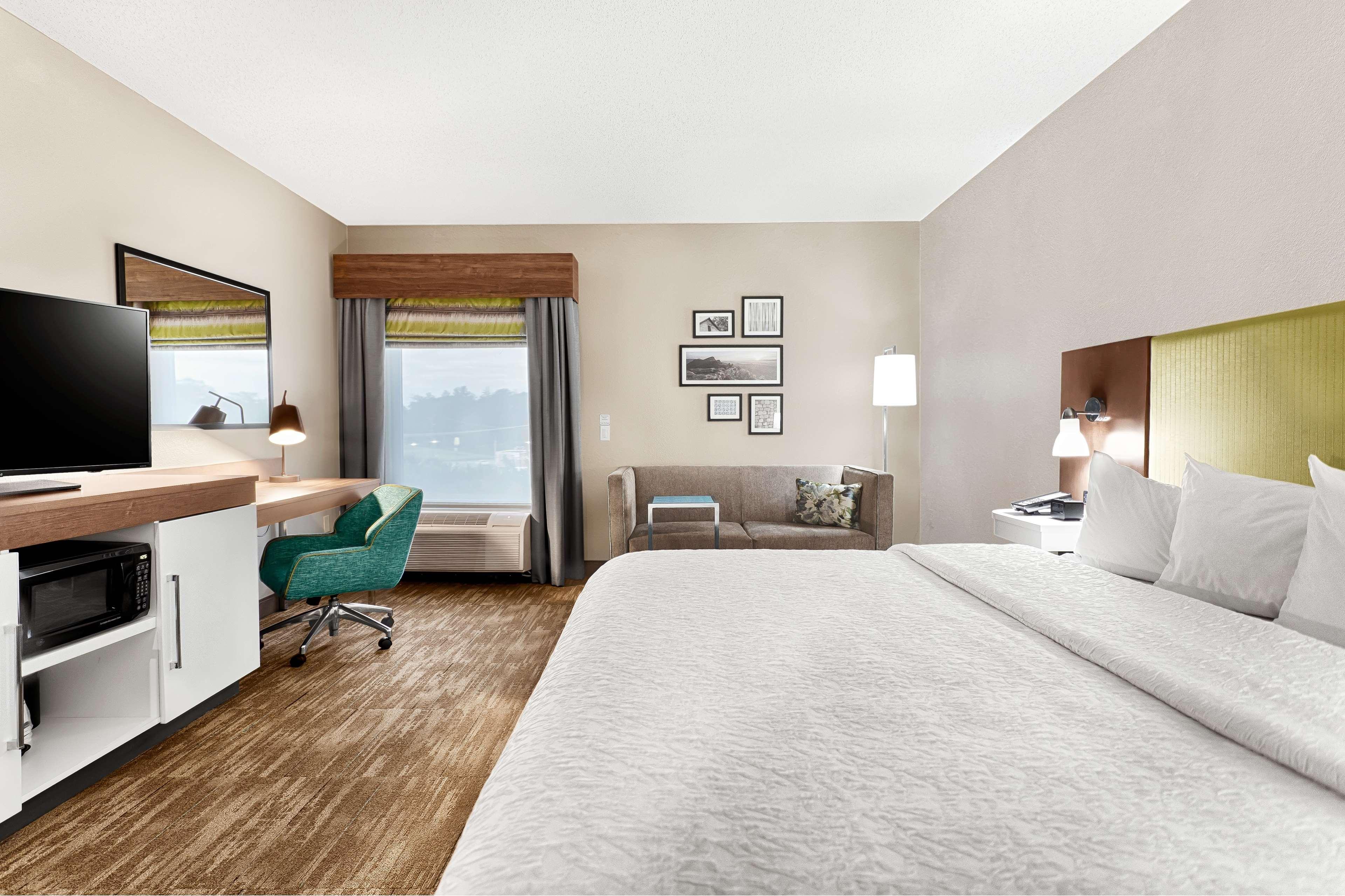 Hampton Inn Morganton Bagian luar foto