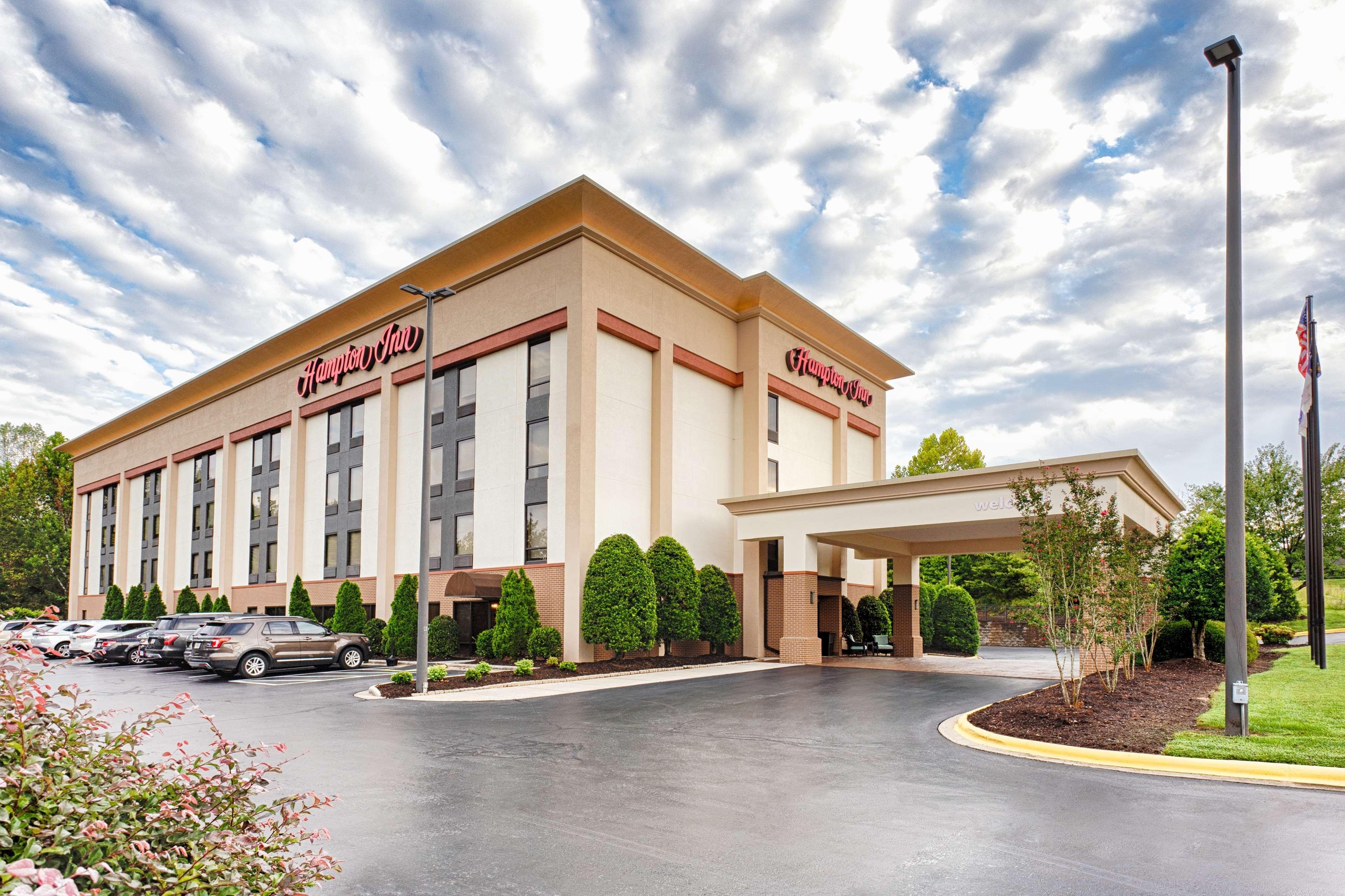 Hampton Inn Morganton Bagian luar foto