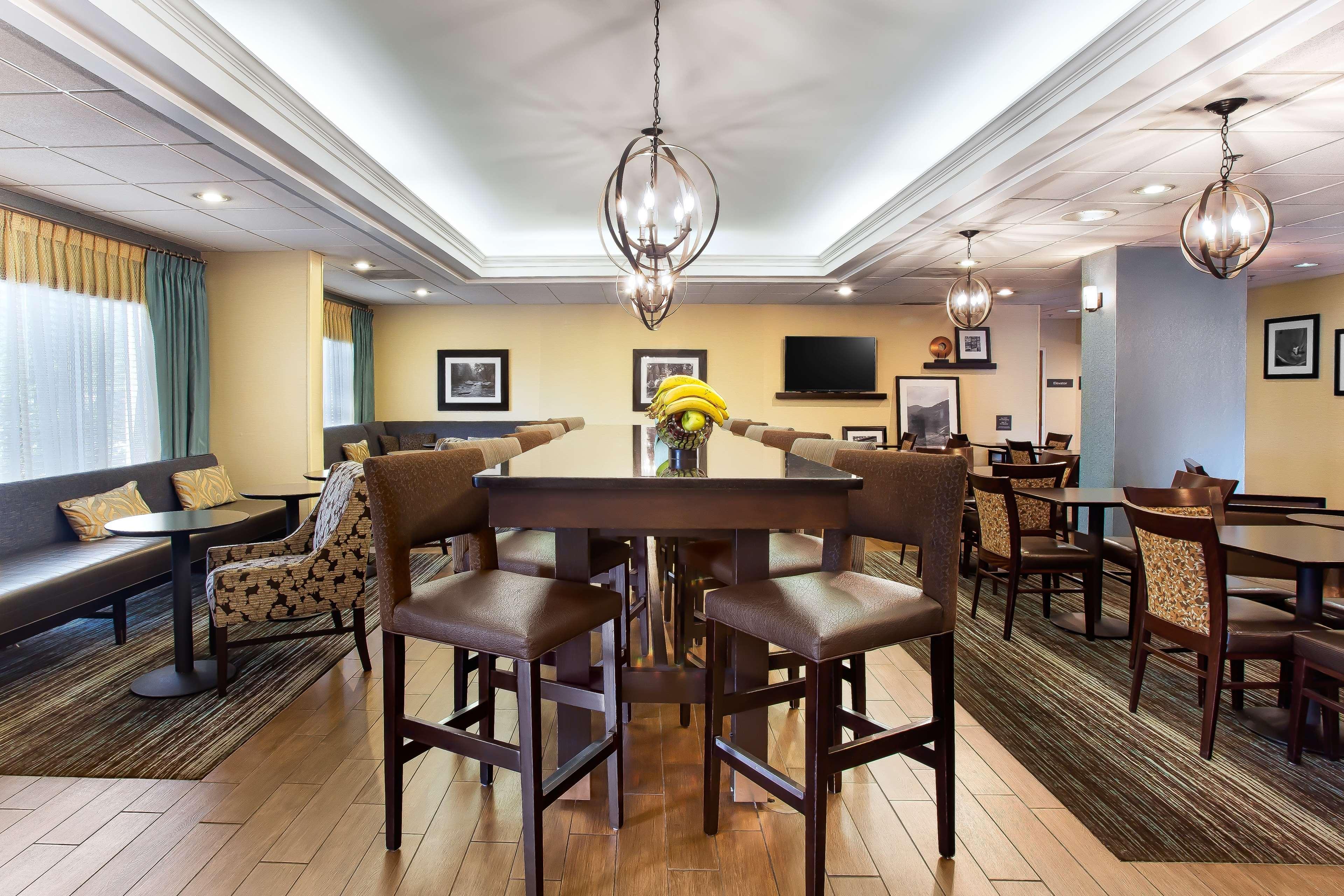 Hampton Inn Morganton Bagian luar foto