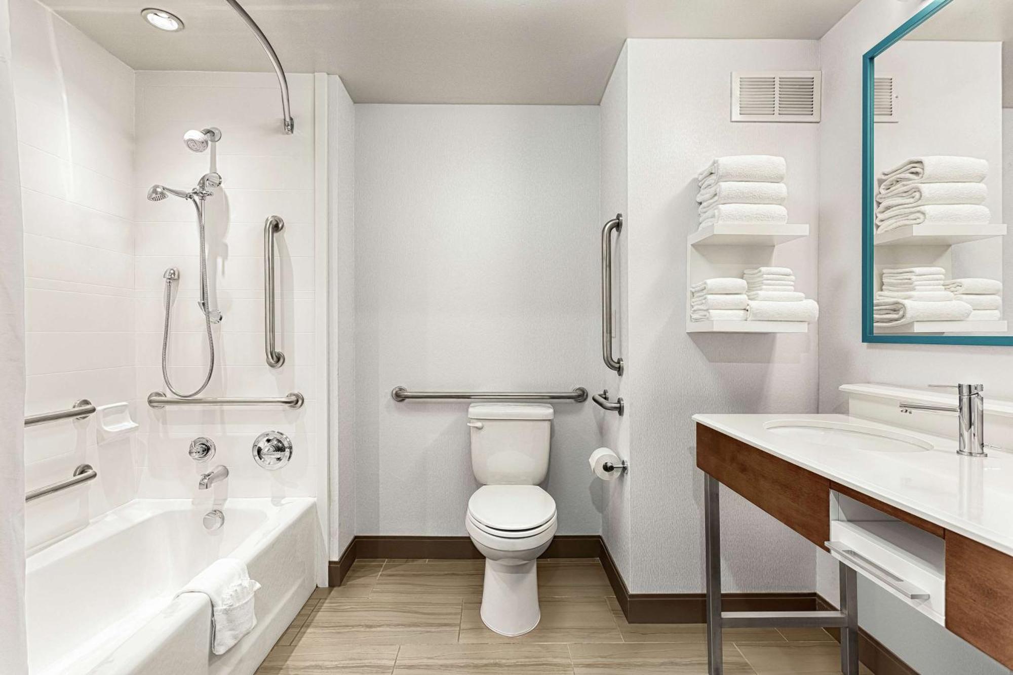 Hampton Inn Morganton Bagian luar foto