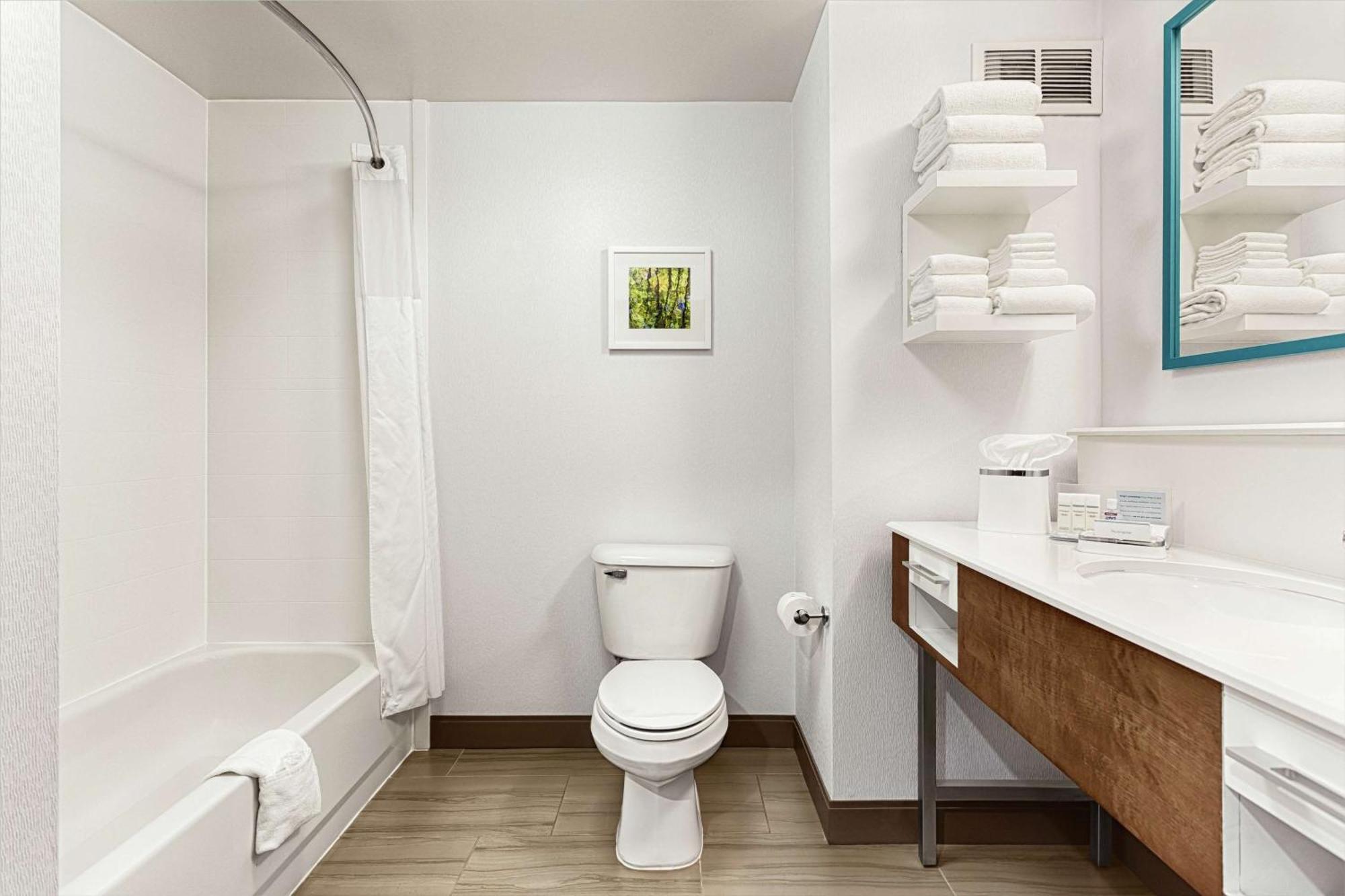 Hampton Inn Morganton Bagian luar foto