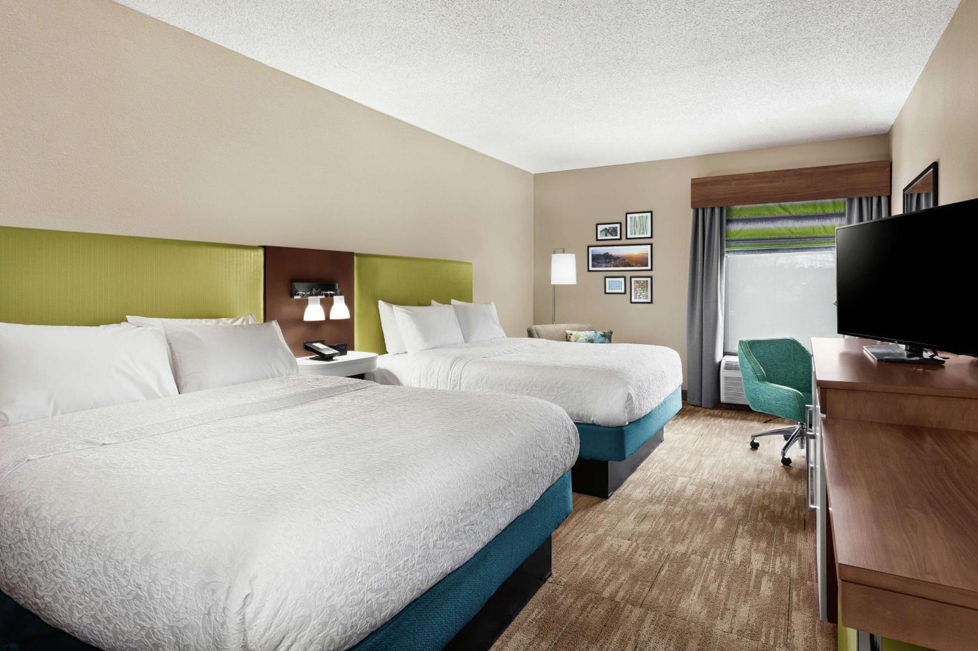 Hampton Inn Morganton Bagian luar foto