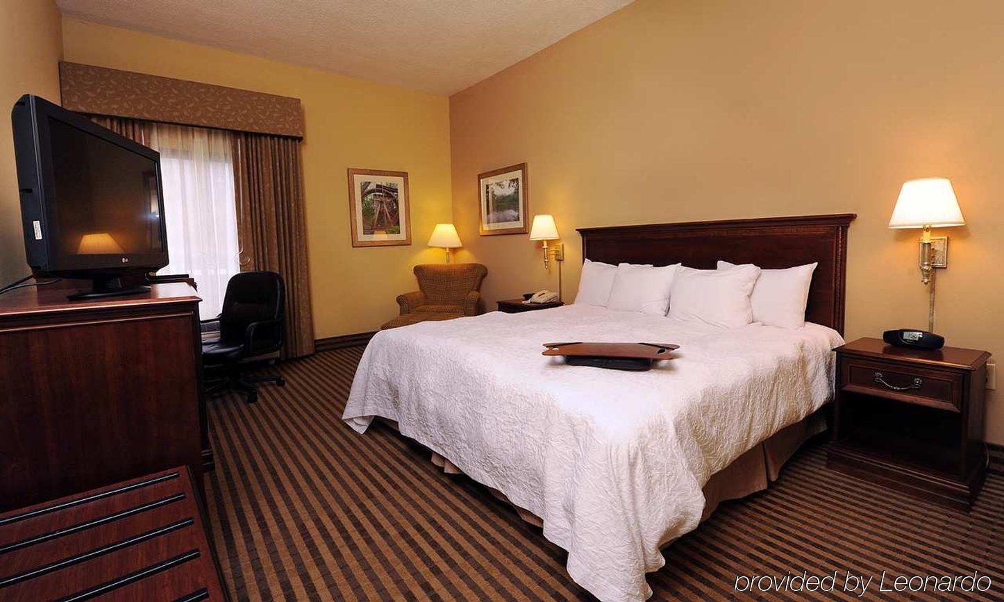 Hampton Inn Morganton Bagian luar foto