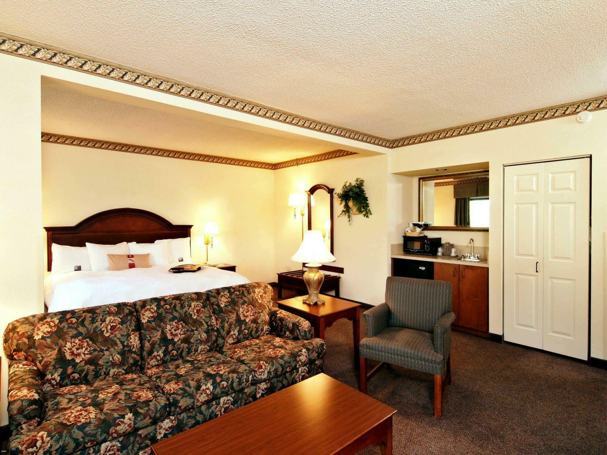 Hampton Inn Morganton Ruang foto